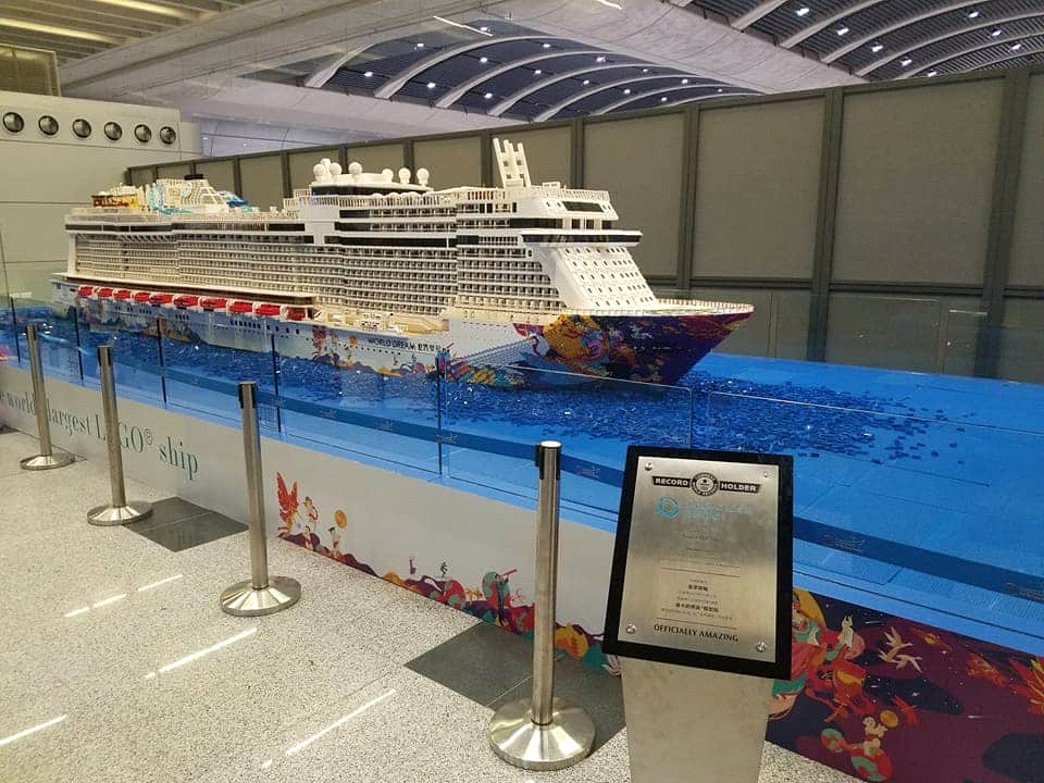 世界夢號船模型