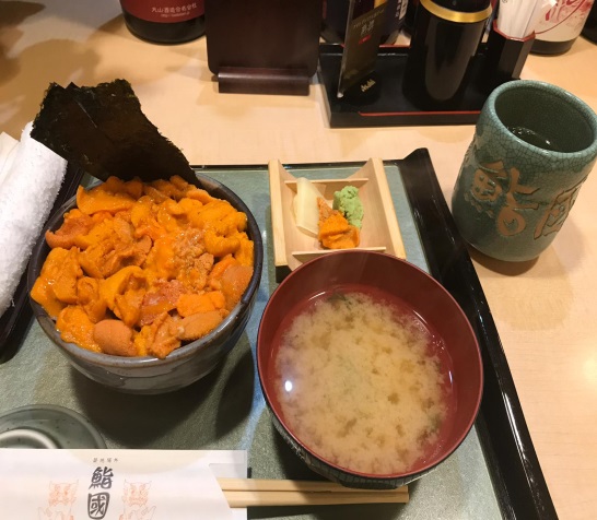 海膽丼