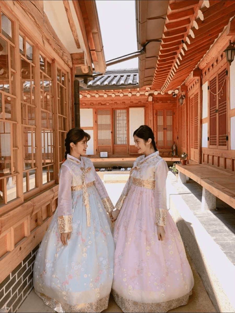 【South Korea｜Seoul】Princess Hanbok Rental & Outdoor Photography Experience